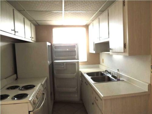 5-1111 N Federal Hwy, Lake Worth Beach, FL, 33460-2358 | Card Image