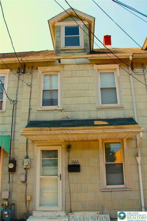 1666 Railroad St, NORTHAMPTON, PA, 18067-1466 | Card Image