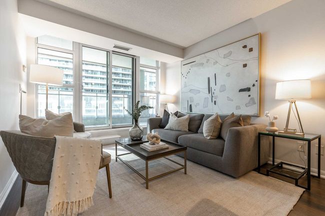 810 - 35 Bastion St, Condo with 2 bedrooms, 2 bathrooms and 2 parking in Toronto ON | Image 9