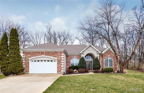 38 Silent Brook Ct, Lake St Louis, MO, 63367-2610 | Card Image