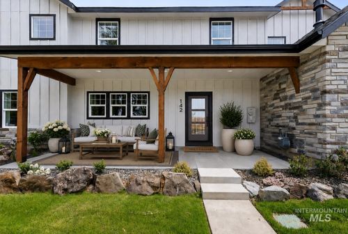 142 N Edgewood Ln, Eagle, ID, 83616-5305 | Card Image