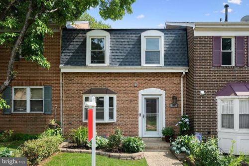 9867 Lakepointe Dr, BURKE, VA, 22015-1826 | Card Image