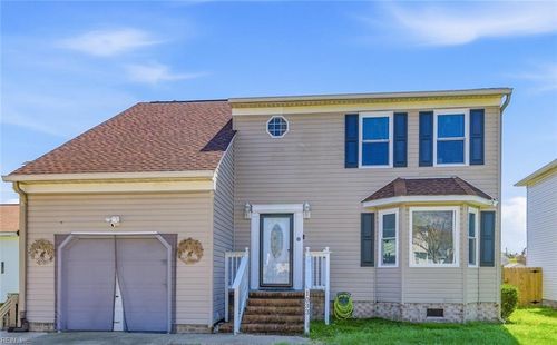 1033 Avenue E, Norfolk, VA, 23513-1703 | Card Image