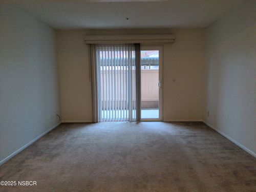d20-321 Inger Dr, Santa Maria, CA, 93454-8641 | Card Image