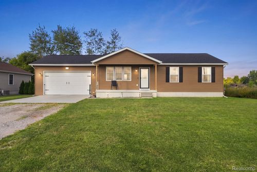 629 Range Rd, Kimball, MI, 48074-3905 | Card Image