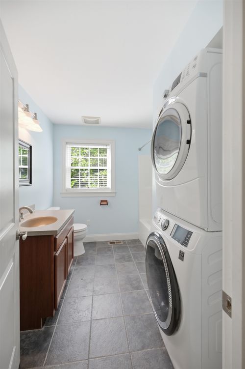 66 Tibbetts Rd, Fremont, NH, 03044-3573 | Card Image