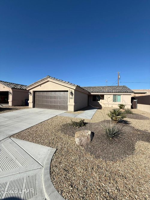 102-2425 Cloverlawn Dr, Lake Havasu City, AZ, 86403 | Card Image