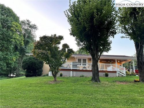368 Westview Dr, Sparta, NC, 28675-8210 | Card Image