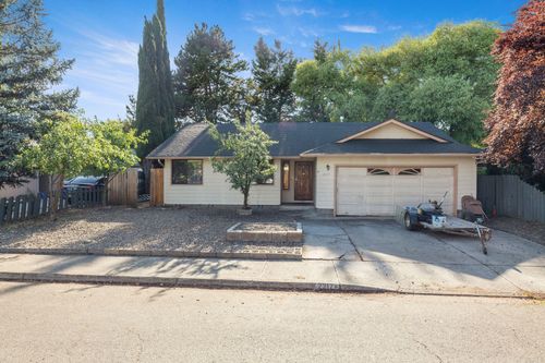 2217 Jubilant Ave, Medford, OR, 97504-4738 | Card Image