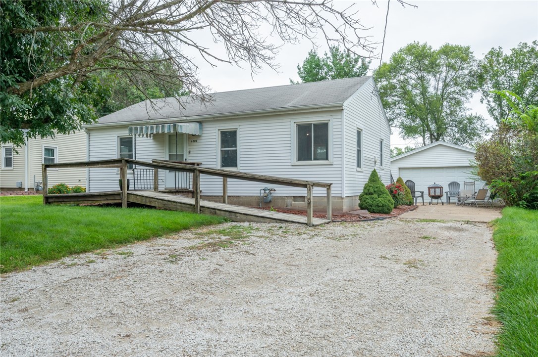 16th St, Des Moines, IA 50315
