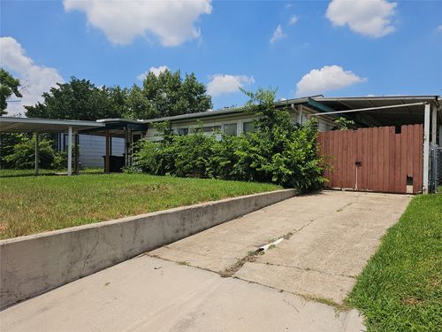 1420 Edney St, Fort Worth, TX, 76115-4221 | Card Image