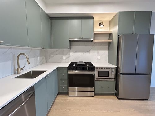 211-215 Mcbay Lane, Coquitlam, BC, V3K0H7 | Card Image