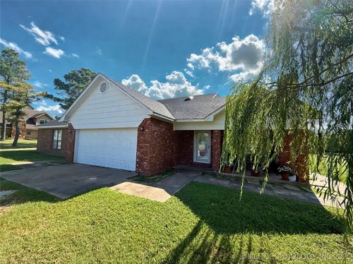 705 Shirley Ln, Madill, OK, 73446-9772 | Card Image