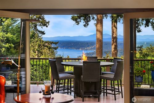 5902 172nd Pl Se, Bellevue, WA, 98006-5908 | Card Image