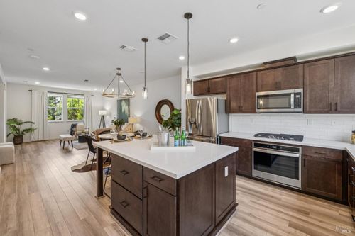 5 Orta Way, Novato, CA, 94945-1808 | Card Image