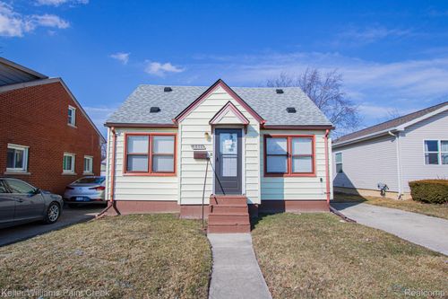 8493 Jewett Ave, Warren, MI, 48089-1764 | Card Image