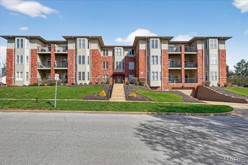 apt-303-123 W Bodley Ave, Kirkwood, MO, 63122-3979 | Card Image