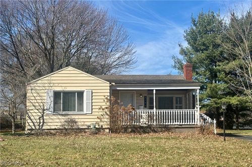 6180 Northlawn Ave, Youngstown, OH, 44512-3250 | Card Image