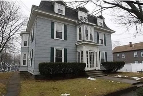 apt-203-72 Linden St, Reading, MA, 01867-2500 | Card Image