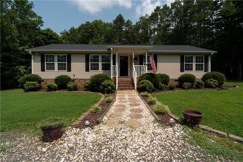 149 Bonkin Lake Rd, Mocksville, NC, 27028-6112 | Card Image