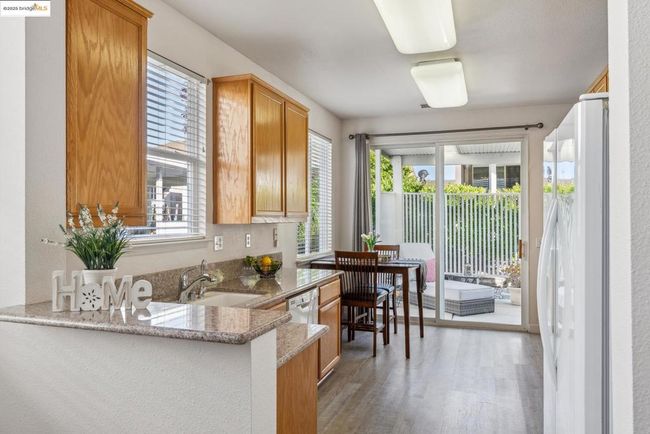 664 Prince Albert Way, Home with 2 bedrooms, 2 bathrooms and 1 parking in Brentwood CA | Image 18