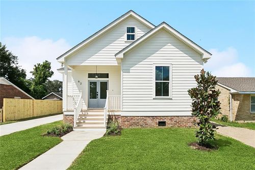 62 Patterson Dr, Chalmette, LA, 70043-4511 | Card Image