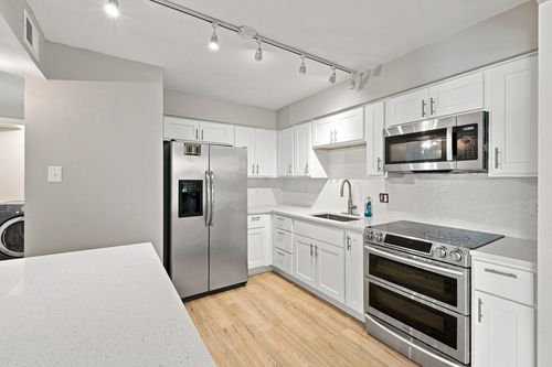 d93-555 N Dupont Ave, Madison, TN, 37115-3265 | Card Image
