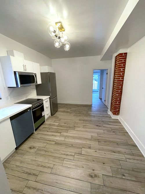 202-293 Euclid Ave, Toronto, ON, M6J2K1 | Card Image