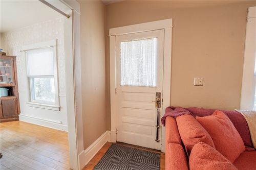 2123 8th St, Eau Claire, WI, 54703-2831 | Card Image