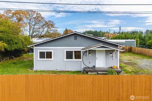 14923 W Thorne Ln Sw, Lakewood, WA, 98498-2057 | Card Image