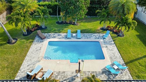 732 108th Ave N, Naples, FL, 34108-1872 | Card Image