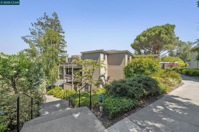 APT-4 - 1150 Canyonwood Ct, Condo with 2 bedrooms, 2 bathrooms and 1 parking in Walnut Creek CA | Image 37