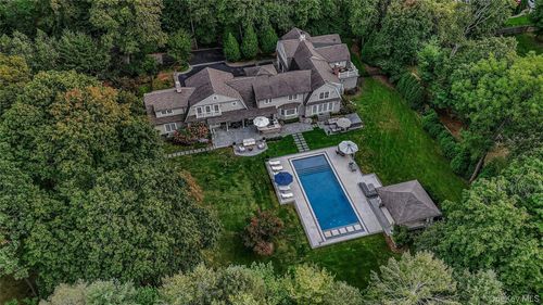 192 Burtis Ln, Syosset, NY, 11791-2526 | Card Image