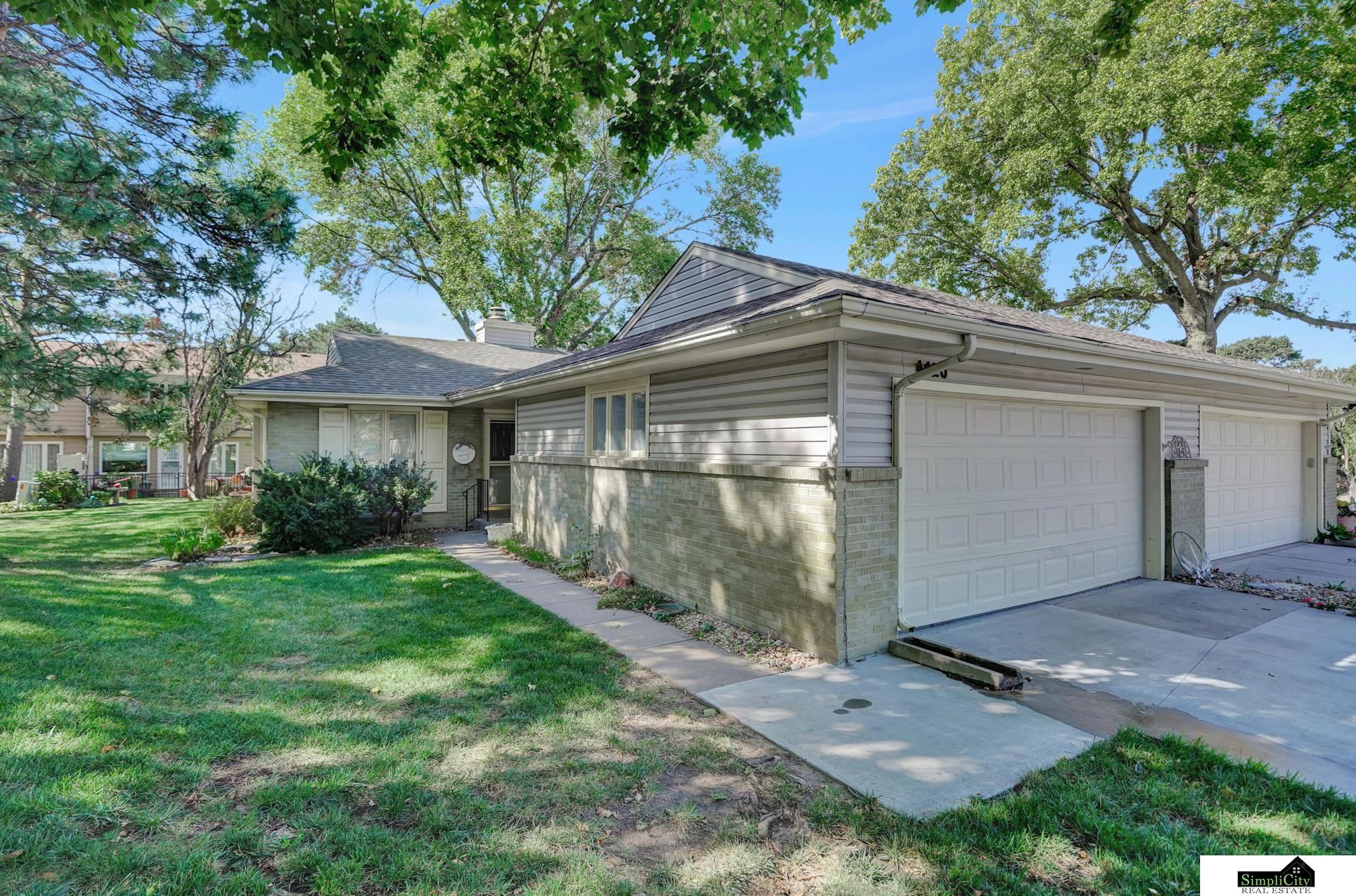 Waterbury Ln, Lincoln, NE 68516