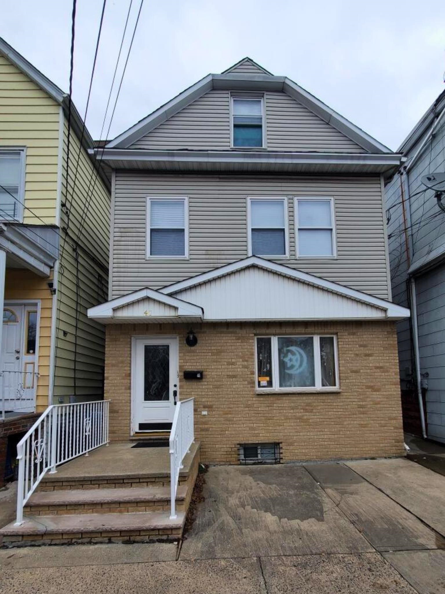 Andrew St, Bayonne, NJ 07002