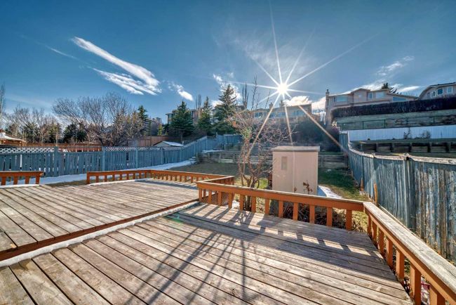 2775 Signal Hill Drive Sw, Home with 4 bedrooms, 3 bathrooms and 4 parking in Calgary AB | Image 48