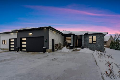 118 Aidin Way, Waterloo, IA, 50701-3462 | Card Image