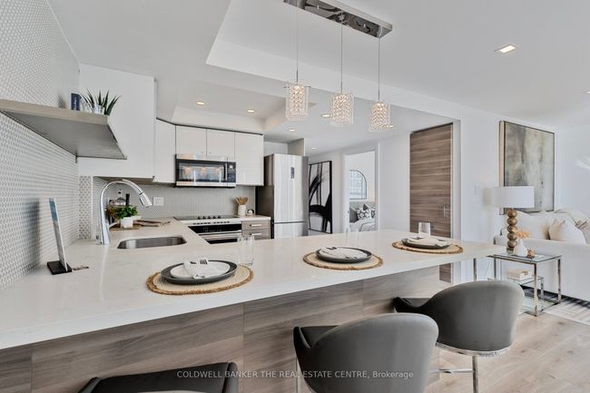 2002 - 99 Harbour Sq, Condo with 2 bedrooms, 2 bathrooms and 1 parking in Toronto ON | Image 29