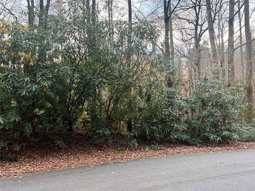 72 Hickory Dr, Sapphire, NC, 28774-9607 | Card Image