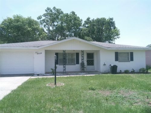 9529 E Village Green Cir, Inverness, FL, 34450-1913 | Card Image