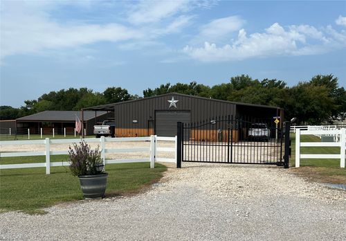 100 County Road 1256, Whitesboro, TX, 76273-5949 | Card Image