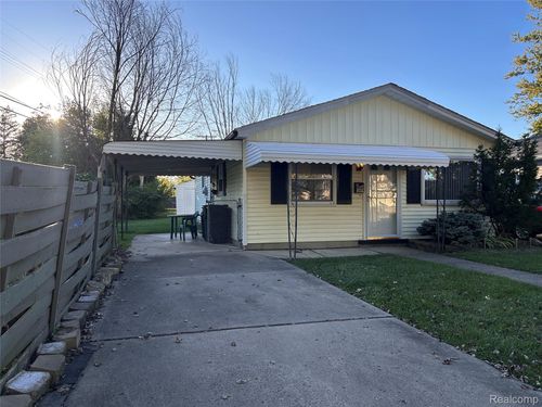 28909 Rosebriar St, Saint Clair Shores, MI, 48081-1189 | Card Image