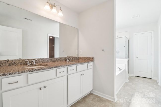 Primary Bathroom | Image 28