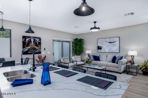 3824 E Monterey Way, Phoenix, AZ, 85018 | Card Image