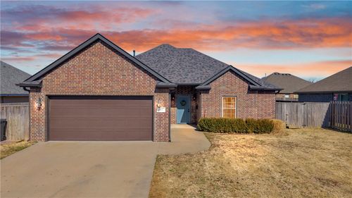 811 Southern Trace Dr, Rogers, AR, 72758 | Card Image