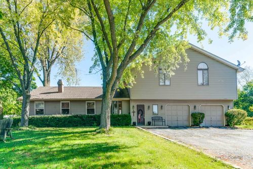10704 Breezy Lawn Rd, Spring Grove, IL, 60081-9415 | Card Image