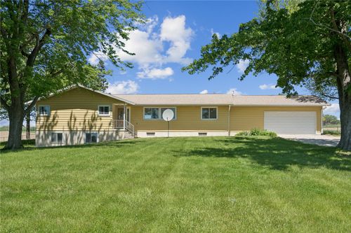 1347 Pp Ave, Marengo, IA, 52301-8761 | Card Image
