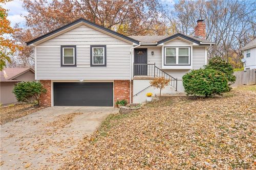 309 Se Shamrock Ln, Blue Springs, MO, 64014-4628 | Card Image