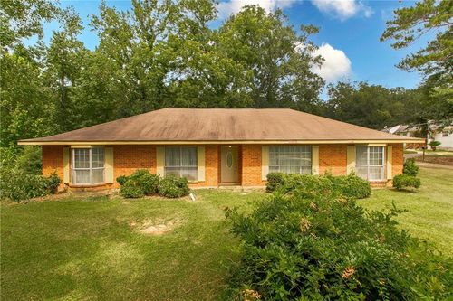 915 Martin Luther King Jr. Street, Kentwood, LA, 70444 | Card Image