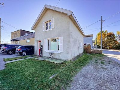 12 Princess St W, House other with 3 bedrooms, 1 bathrooms and null parking in Clinton ON | Image 2